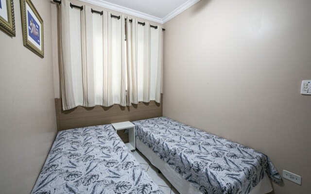 Apto 22E ar condicionado e ventilador, 2 quartos, churrasqueira, elevador e piscina