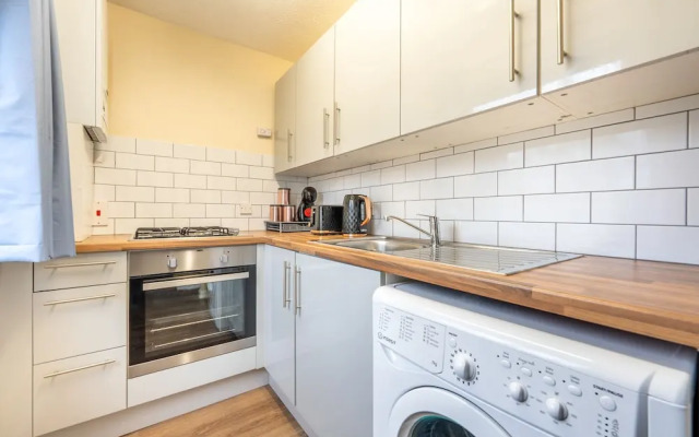 Staines Studio Apartment - Heathrow
