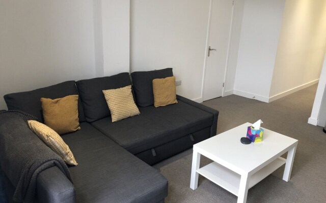 La Fontaine Court Apartments by Aldershot Short Stays