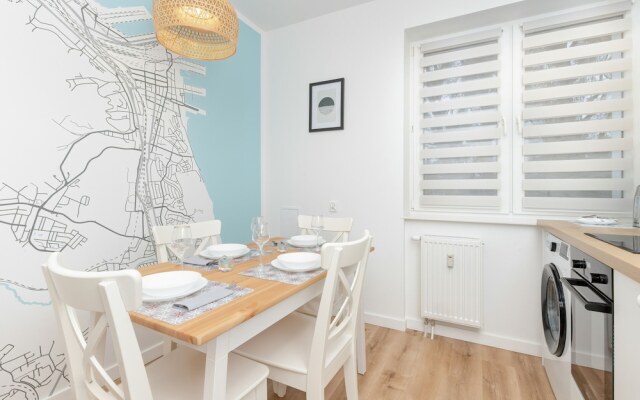 Charming Apartment in Gdynia by Renters