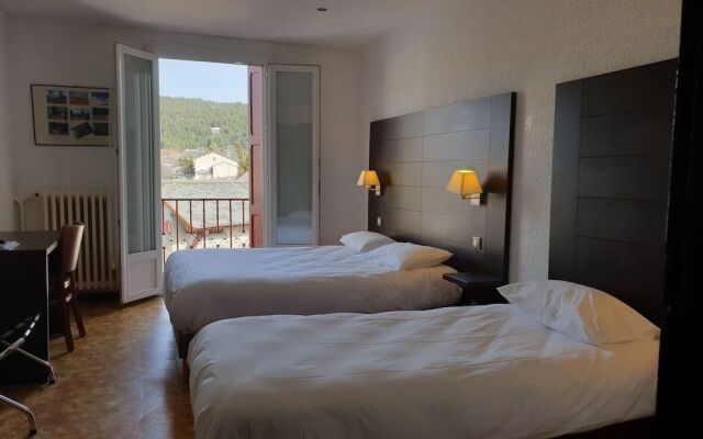 Hôtel Restaurant Le Lassus