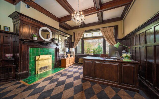 Dashwood Manor Seaside Bed & Breakfast