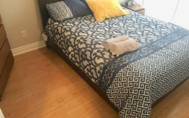 MiCasa Suites - Stylish Townhouse in King West Village