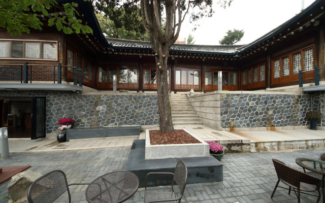 Nayaeddle Guesthouse