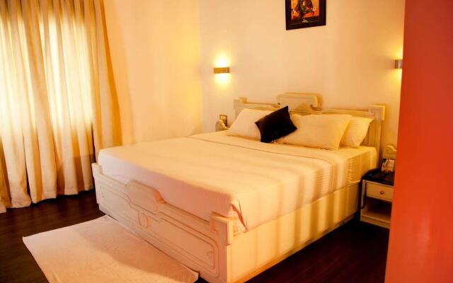 Hotel Sheela Towers