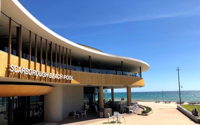 OCEANS 4 Holiday or Business Apartment