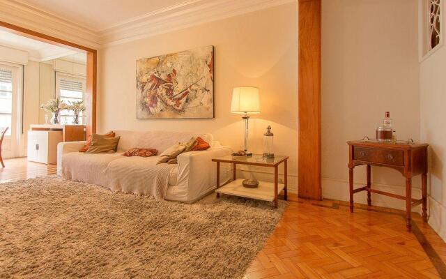 Amplo, exclusivo e Próximo ao Mar de Copacabana