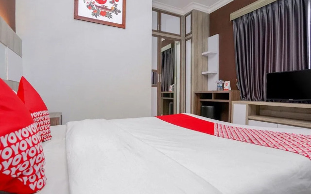 OYO 747 Cipunegara Residence