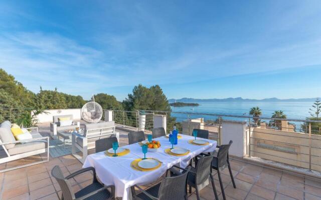 Villa Alcanada Lighthouse