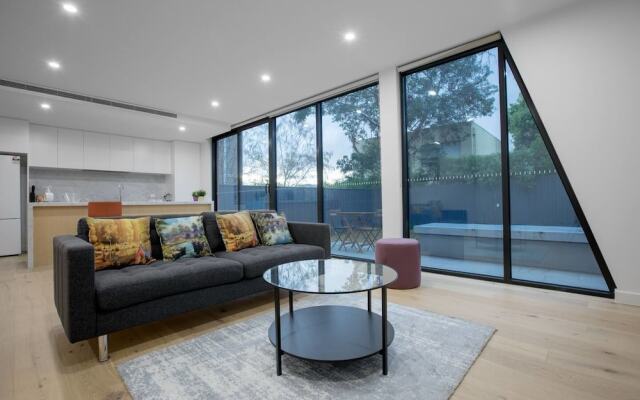 106*Modern Prestige*3-Storey New Establishment
