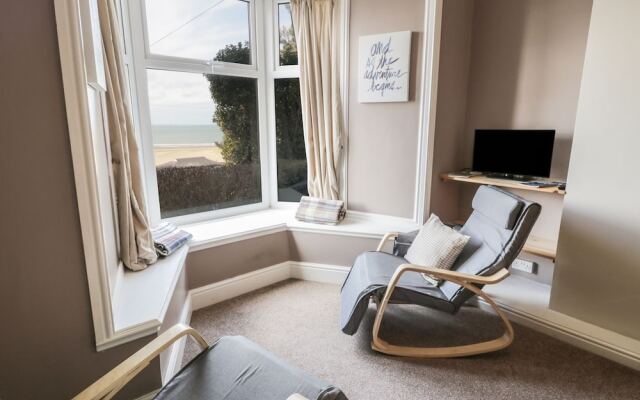 Seaview Apartment
