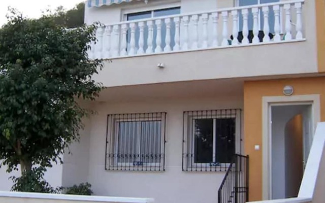 House With 4 Bedrooms in Orihuela, With Pool Access and Enclosed Garde