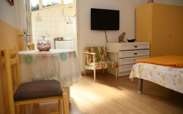 Studio apartment Marija - 120 m from the beach : SA3 Podstrana, Riviera Split