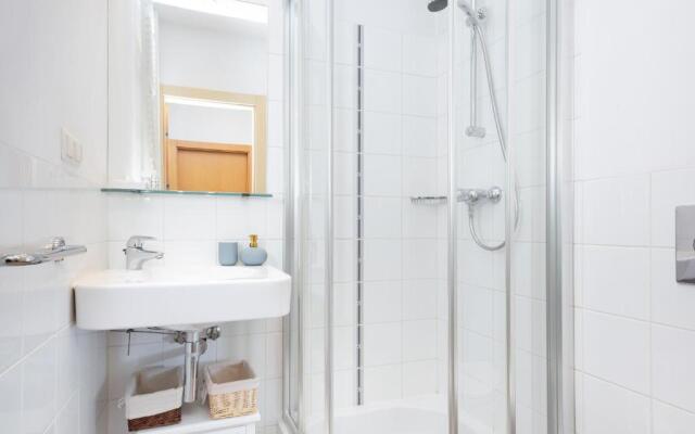 Apartments Warsaw Warecka by Renters