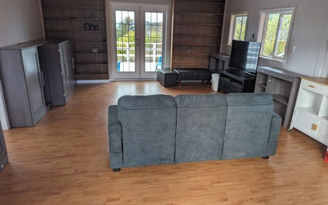 Cliff Haven on the Bay