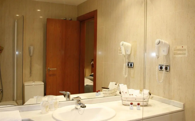 Hotel Mieres del Camino