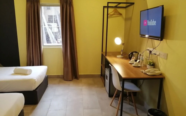 Kiara Inn by KL Suites