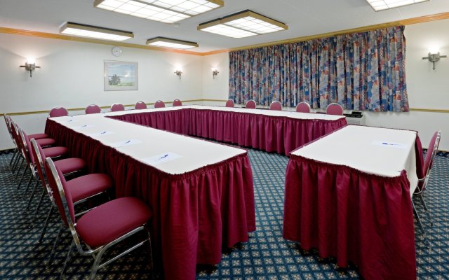 Holiday Inn Express Toronto East - Scarborough by IHG