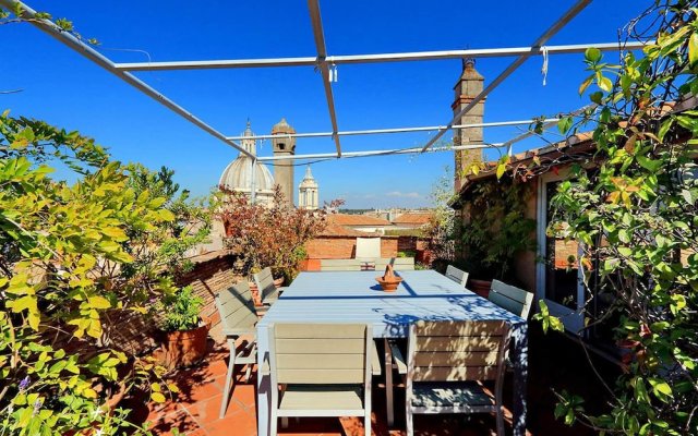 Campo de Fiori Large Penthouse