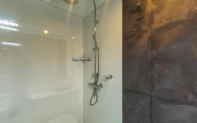 AR Suites Fontana Bay