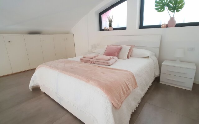 Design Central Apartment