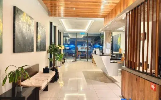Riverbank Hotel by MRVJ BUSINESS