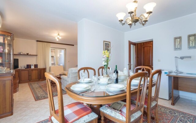 Awesome Apartment in Valbandon With 3 Bedrooms and Wifi