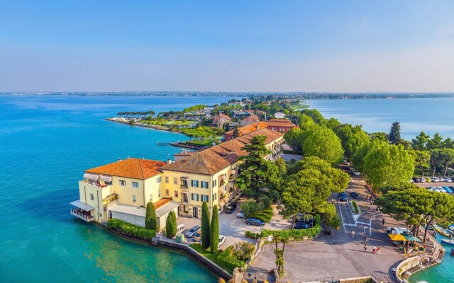 Yellow Apartment Desenzano With Smart TV