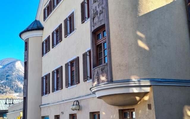 Post Residence Apartments 4B Incl Summer Card