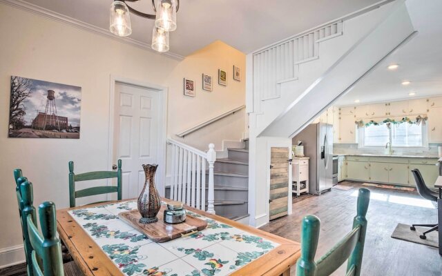 Greenville Escape w/ Deck + Fire Pit!