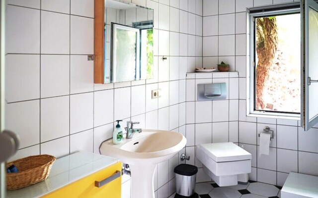 Holiday Home With art