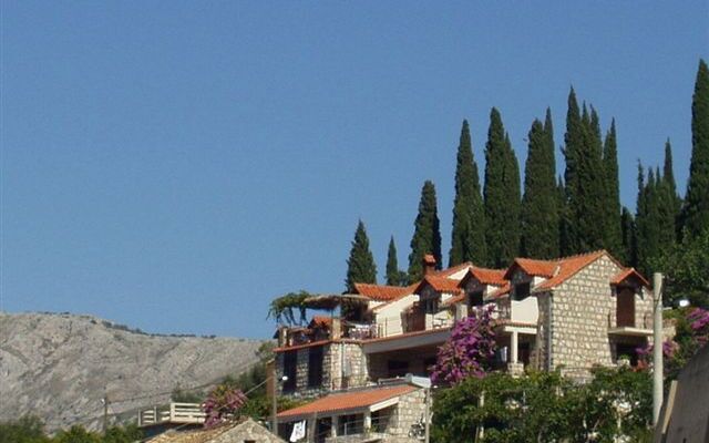 Katica Apartments