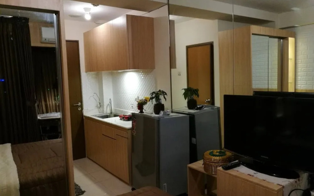 Pleasant Tifolia Studio Cozy Room In Kelapa Gading