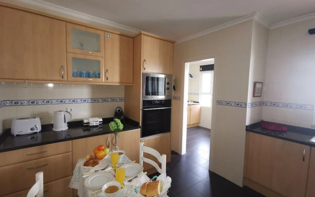 Seaside Escape - 3 Bedroom Apartment Sleeps 6