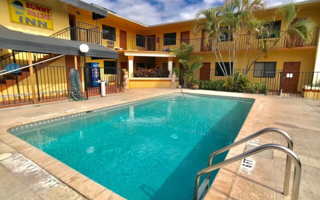 Sunny Palms Inn