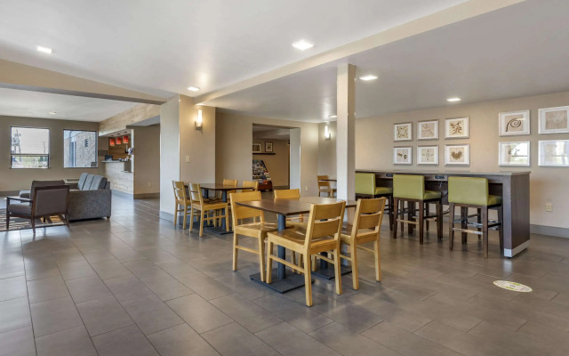 Comfort Inn & Suites Liverpool - Syracuse North