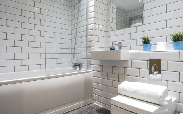 Tudors eSuites Birmingham Canalside Apartments