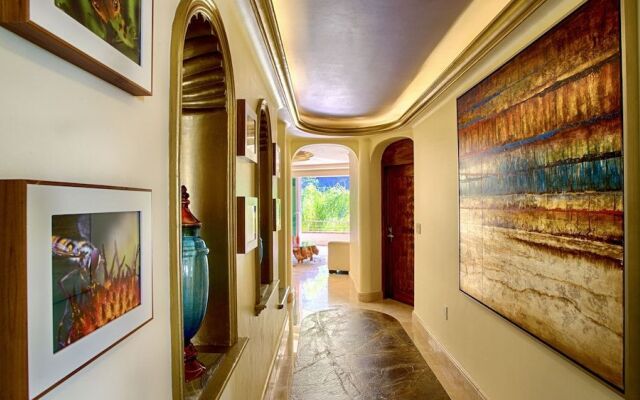 Luxury Suite With Garden and Ocean View