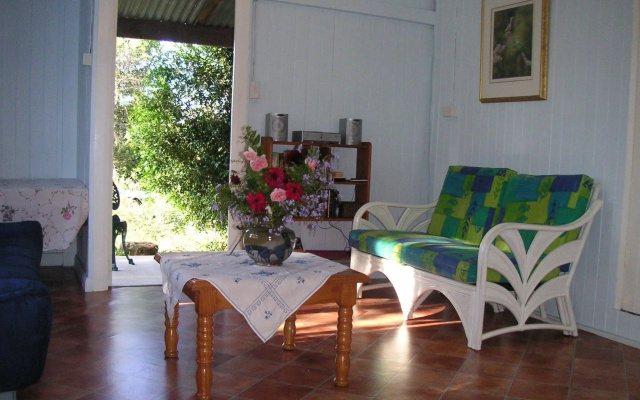 Noosa Pomona Retreat Hotel – Guest Rooms – Peregian Beach