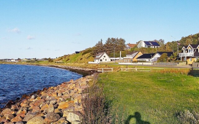 Seaside Retreat in Hvalpsund-by Traum
