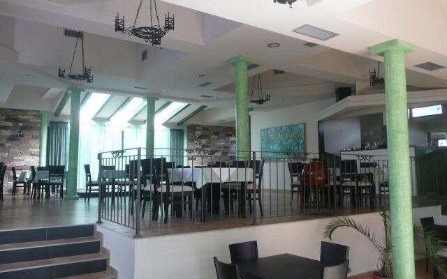 Hotel Oazza