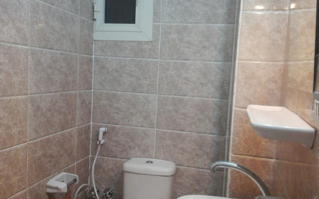 Pyramids Overlook Inn