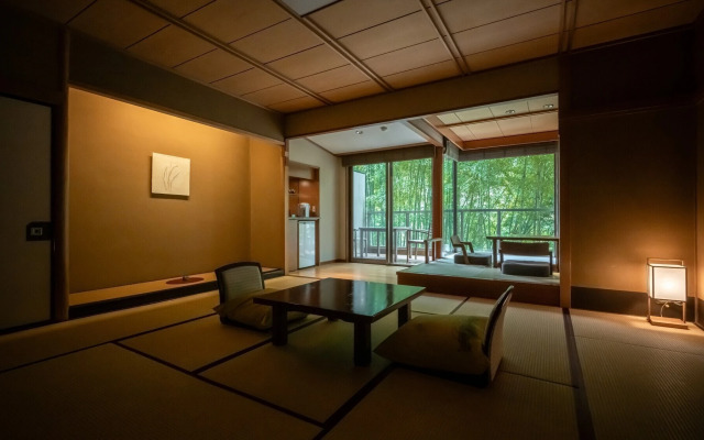 Yamanaka Onsen Kuriya Yasohachi