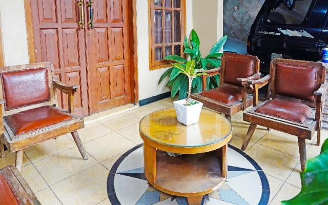 Spot On 91551 Gwen Syariah Homestay