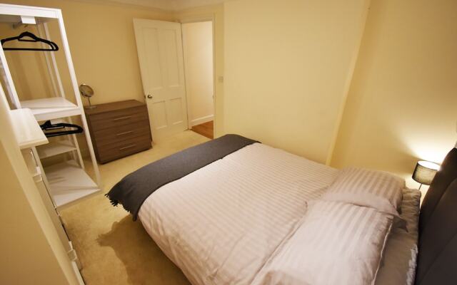 Toothbrush Apartments - Ipswich Northgate St