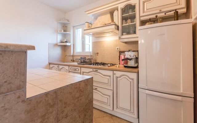 Beautiful Home in Kastel Novi With Wifi and 4 Bedrooms