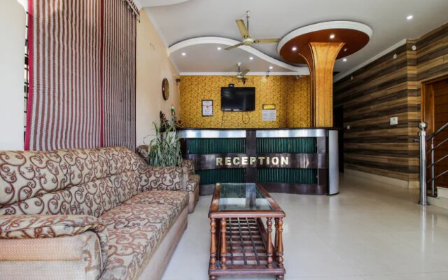 Hotel Gomti Residency