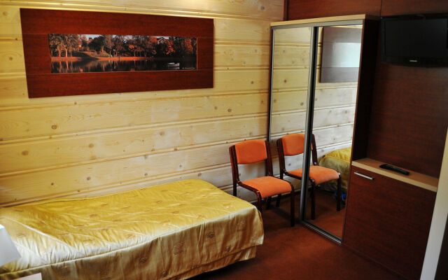 Hotel 365