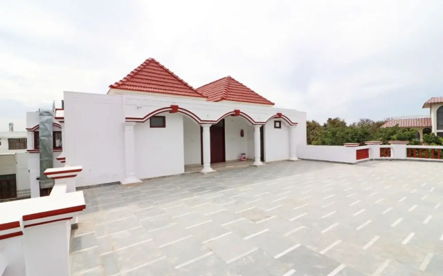 OYO Flagship 27925 Kotra House Gomtinagar