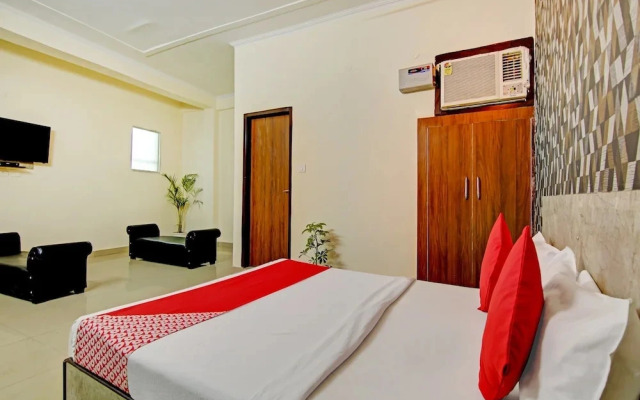 The Rosewood Hotel by OYO Rooms